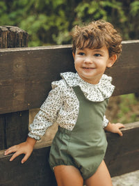 Bebé con Ranita sarga verde Colección Álamo | MICŪ baby