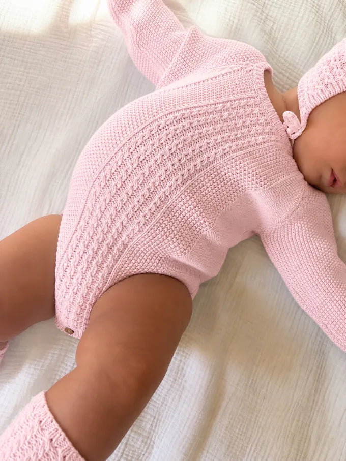 Bebé con conjunto manga larga de punto rosa bebé - Colección Alegría| MICŪ baby
