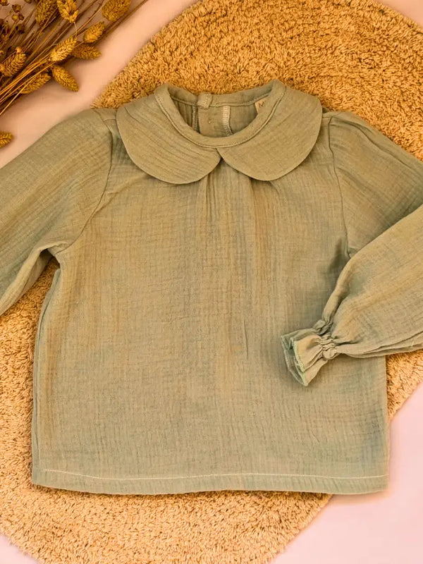 Blusa cuello bebe verde empolvado - Colección Narciso