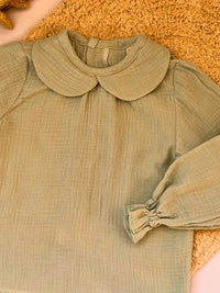 Blusa cuello bebe verde empolvado - Colección Narciso