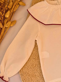 Blusa cuello volante blanca con detalle burdeos - Colección Algodón