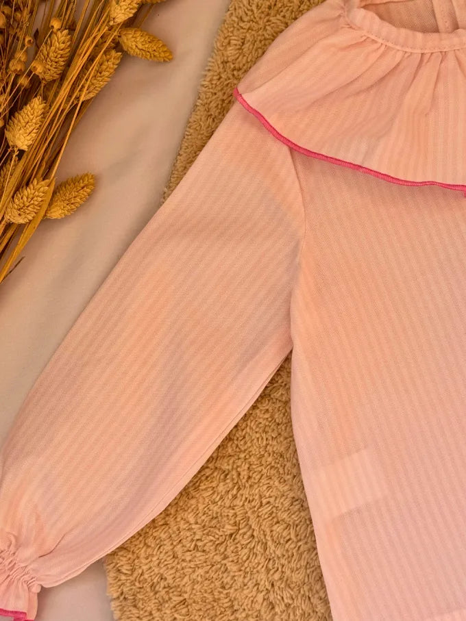 Blusa cuello volante de rayas rosas - Colección Nenúfar