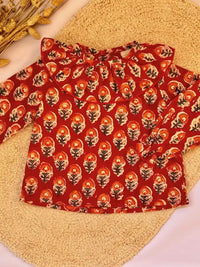 Blusa cuello volante roja tintada a mano con estampado floral - Colección Loto