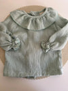 Blusa cuello volante verde empolvado Narciso