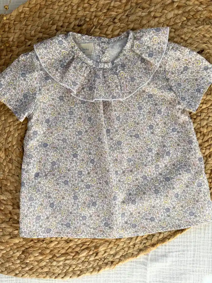 Blusa manga corta de flores azul y rosa Verbena