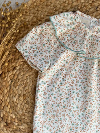 Blusa manga corta de flores verde agua y mostaza Eucalipto
