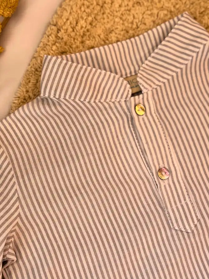 Camisa de rayas grises cuello mao - Colección Nenúfar