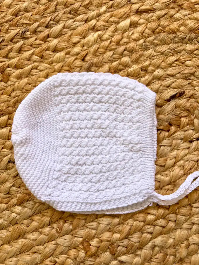 Capota de punto blanco Magnolia