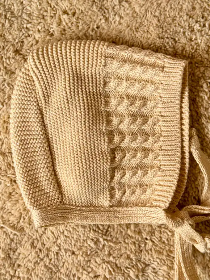 Capota de punto crema - Colección Camomila