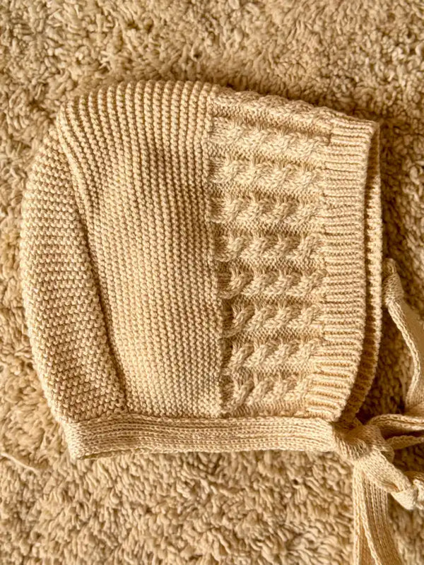 Capota de punto crema - Colección Camomila
