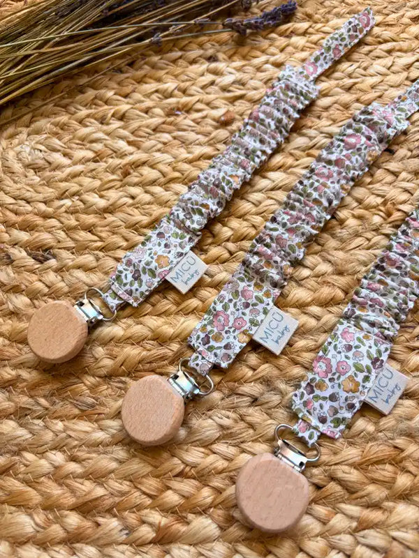 Chupetero con flores rosas y marrones Colección Brezo | MICŪ baby