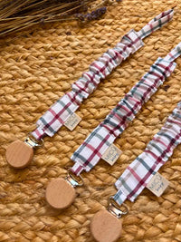 Chupetero cuadros multicolor con fondo blanco Colección Almendro | MICŪ baby