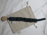 Chupetero de cuadros elegantes con pinza de madera Abedul