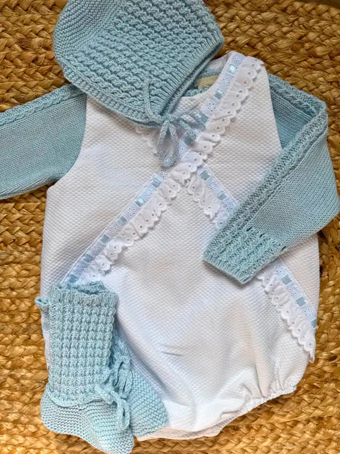 Conjunto Pelele de manga sisa de piqué blanco con pasacintas azul con Pelele punto algodón azul