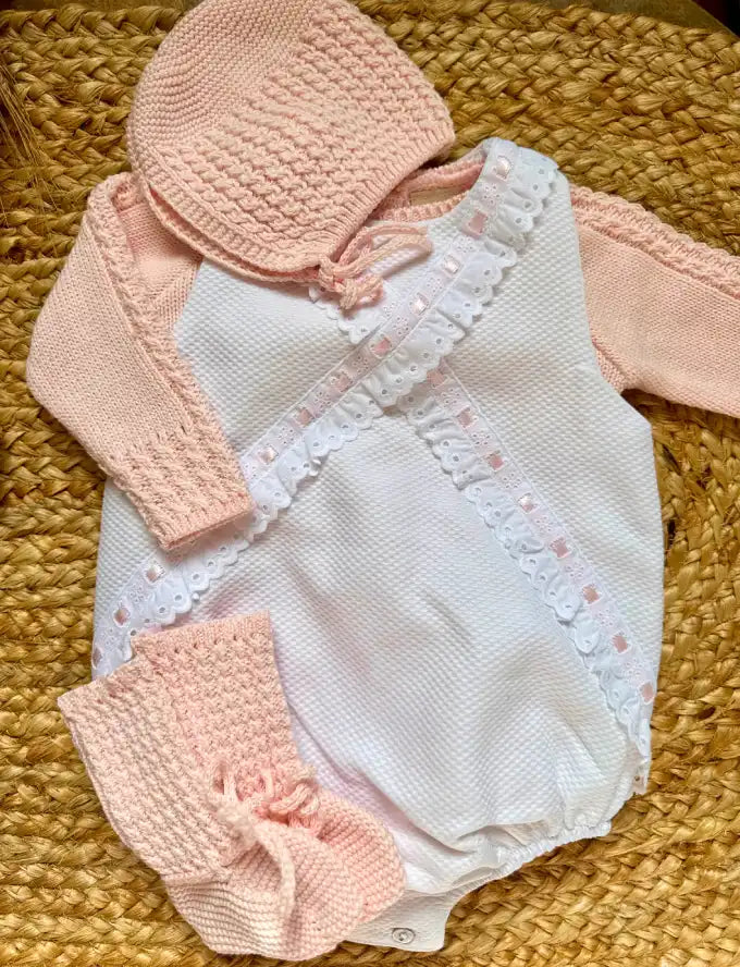 Conjunto Pelele de manga sisa de piqué blanco con pasacintas rosa con Pelele punto algodón rosa