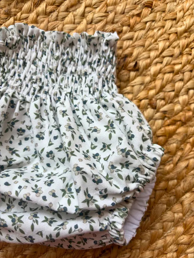  Cubrepañal blanco con flores verdes Colección Olivo | MICŪ baby