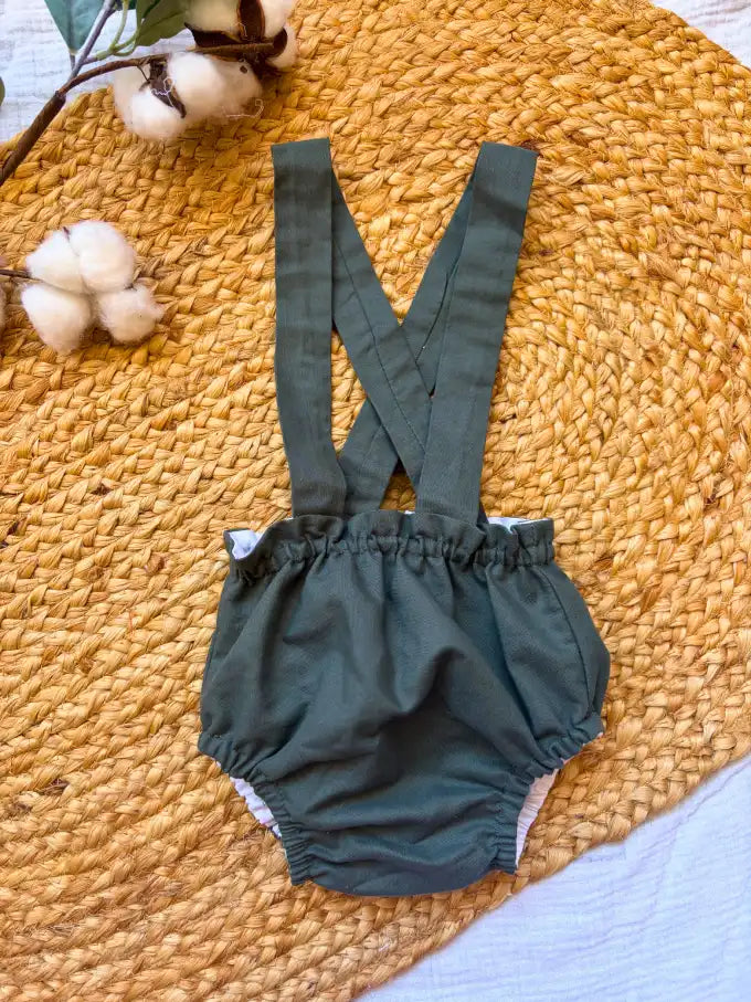 Cubrepañal con tirantes sarga verde Colección Álamo | MICŪ baby