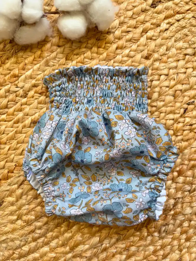 Cubrepañal bebé floral con fondo azul Colección Roble | MICŪ baby