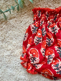 Cubrepañal rojo tintado a mano con estampado floral - Colección Loto