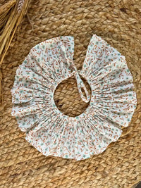 Cuello con estampado de flores verde agua y mostaza Eucalipto