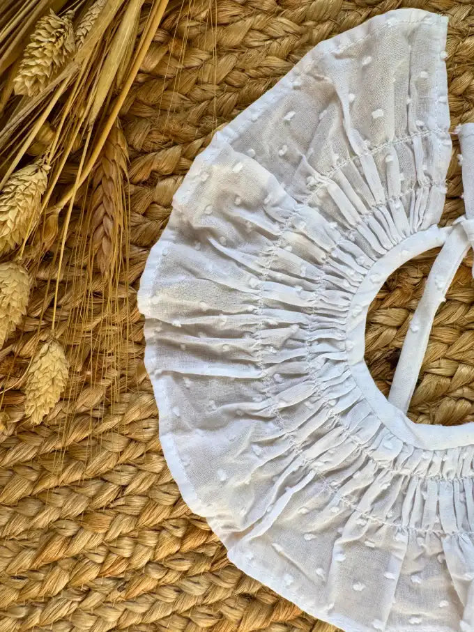 Cuello de plumeti blanco Cala
