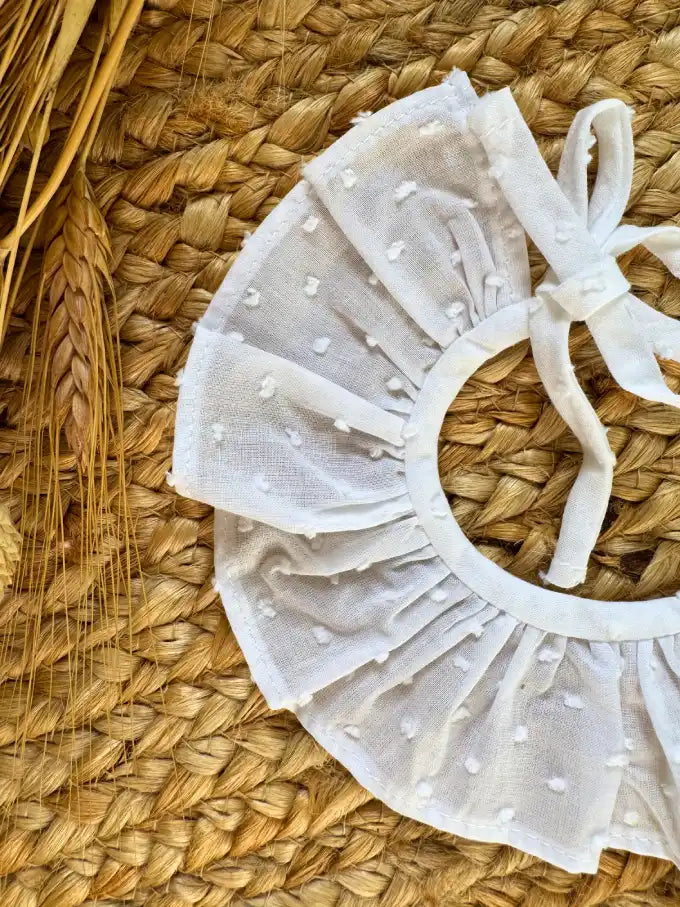 Cuello de plumeti blanco Cala