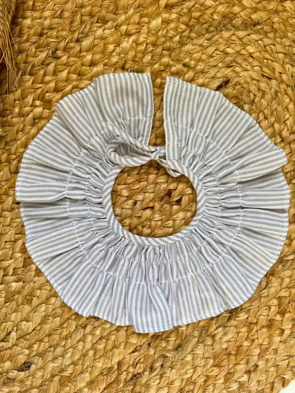Cuello de rayas grises Nenúfar