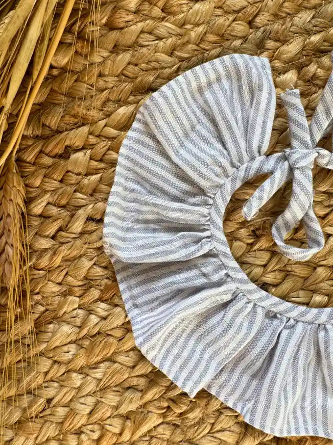 Cuello de rayas grises Nenúfar
