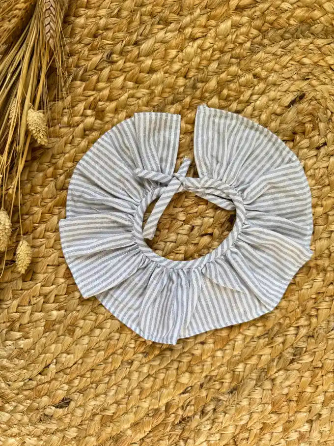 Cuello de rayas grises Nenúfar