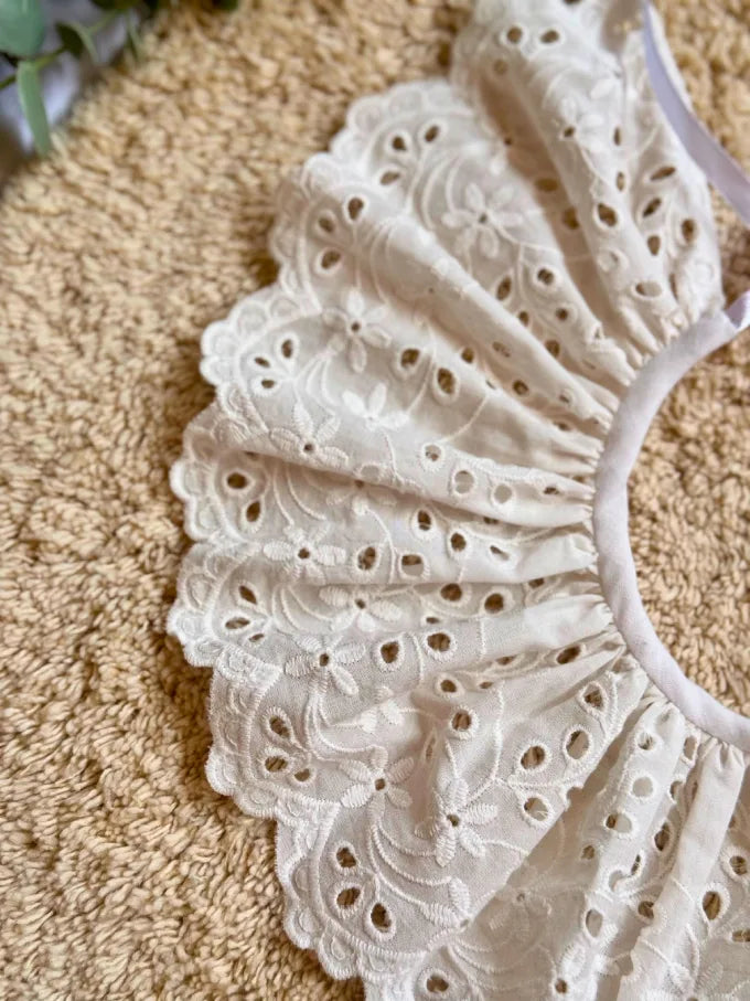 Cuello Bordado Blanco de Algodón III