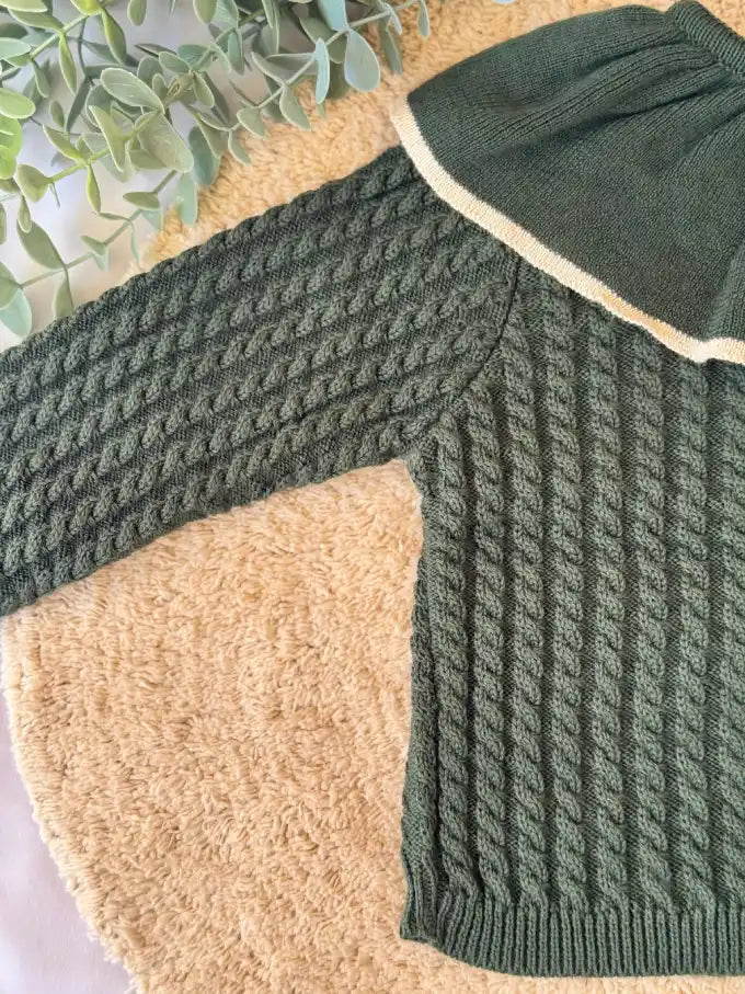 Jersey/Chaqueta con volante de punto verde con terminación en crema - Colección Musgo