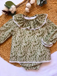 Jesusito manga larga verde con flores blancas Colección Helecho | MICŪ baby