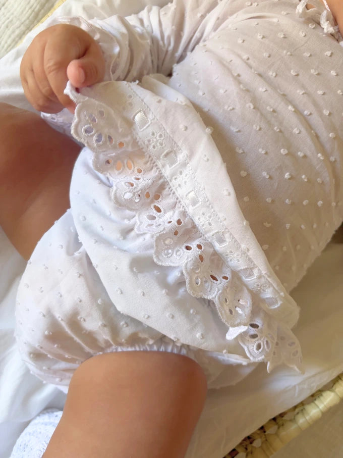Jesusito manga larga blanco con pasacintas blanco Colección Cala | MICŪ baby