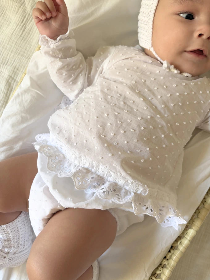 Jesusito manga larga blanco con pasacintas blanco Colección Cala | MICŪ baby