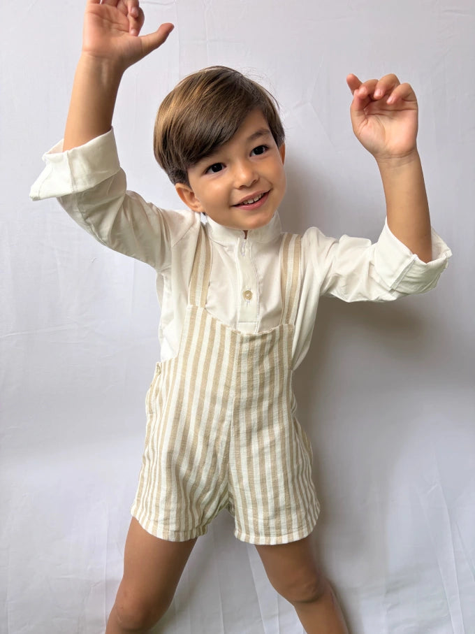 Mateo con pantalón de rayas beige Espiga