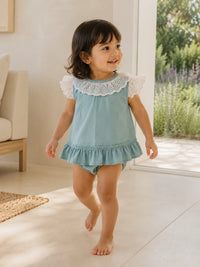 Niña con Vestido verde agua Colección Bambú | MICŪ baby