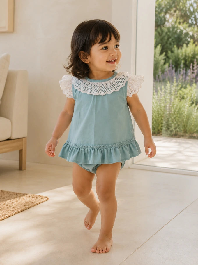 Niña con Vestido verde agua Colección Bambú | MICŪ baby