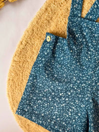 Pantalón con tirantes con flores blancas - Colección Caléndula