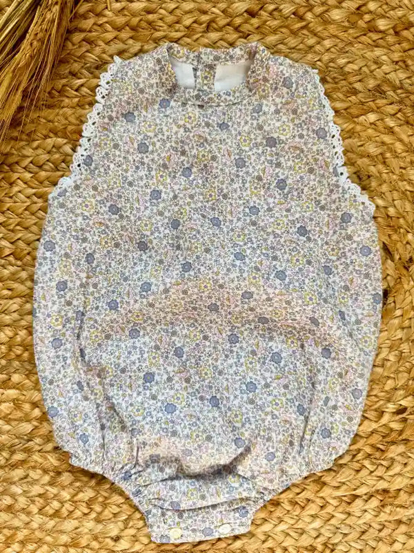 Pelele de manga sisa de flores azul y rosa Verbena