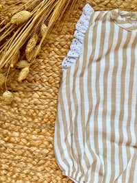 Pelele de manga sisa de rayas beige Espiga