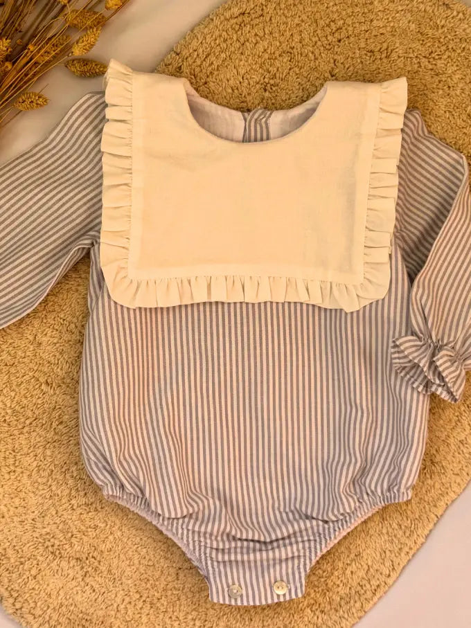 Pelele cuello baberola de rayas grises - Colección Nenúfar