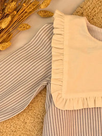 Pelele cuello baberola de rayas grises - Colección Nenúfar