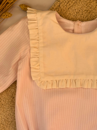 Pelele cuello baberola de rayas rosas - Colección Nenúfar