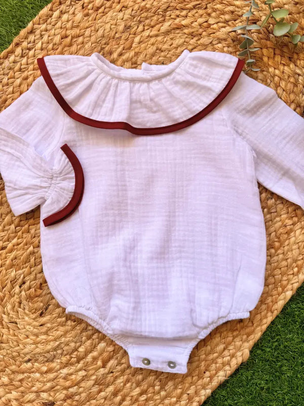 Pelele de Bambula blanco con terminación burdeos - Coleccion Guinda