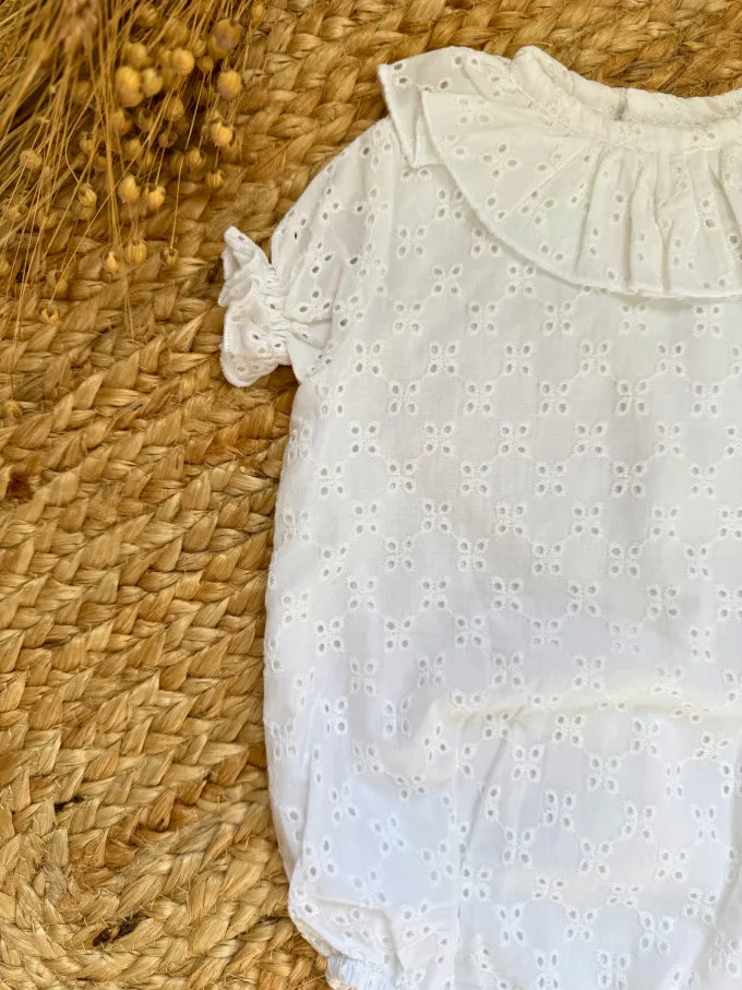 Pelele de manga corta blanco bordado Azahar