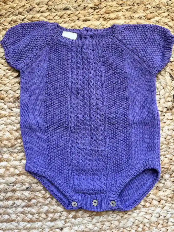 Pelele de punto de color violeta Violeta