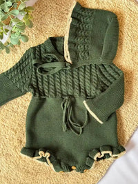Pelele de punto verde con terminación en crema - Colección Musgo