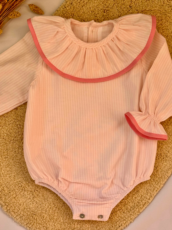 Pelele de rayas rosas - Colección Nenúfar