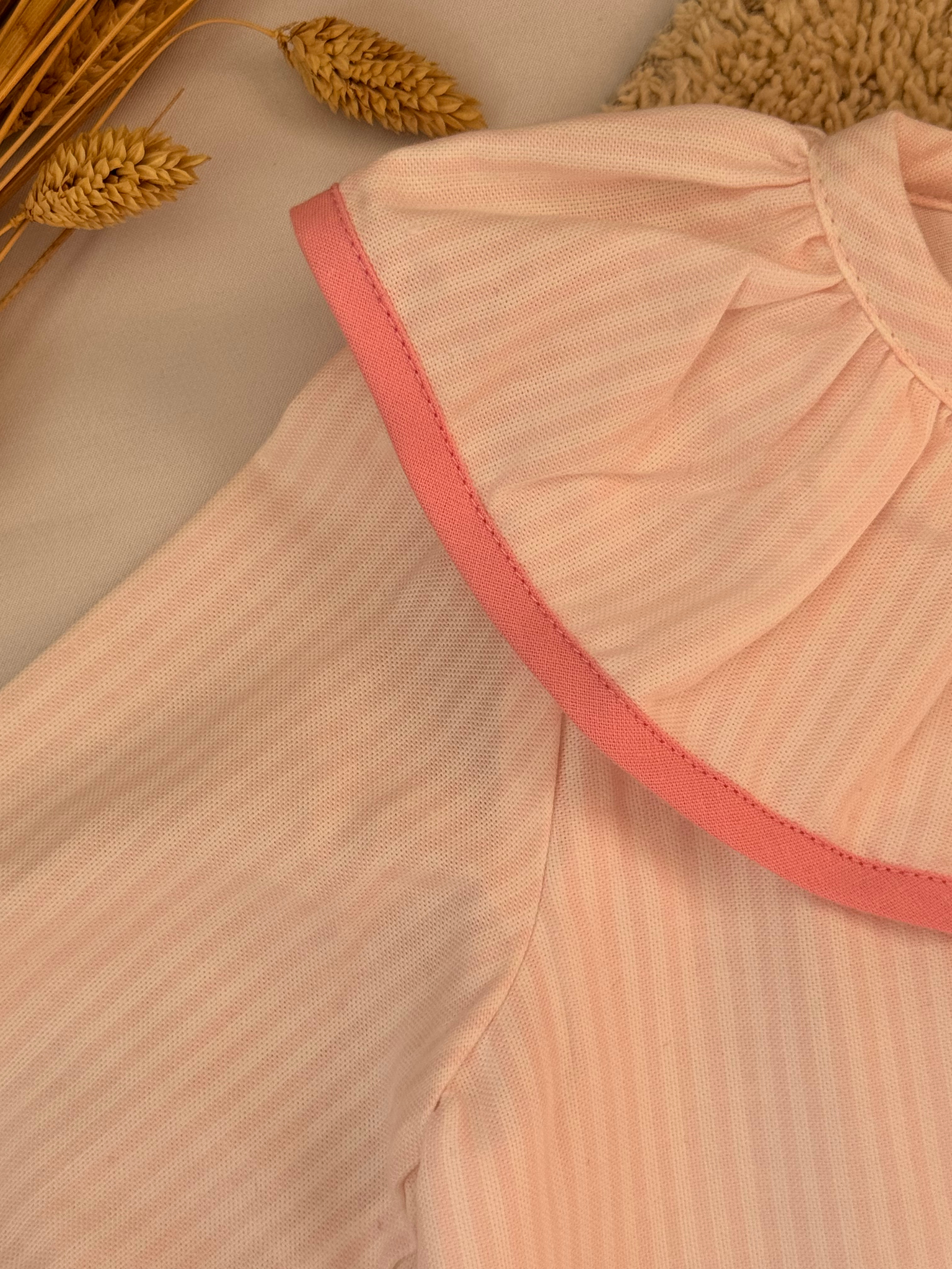 Pelele de rayas rosas - Colección Nenúfar