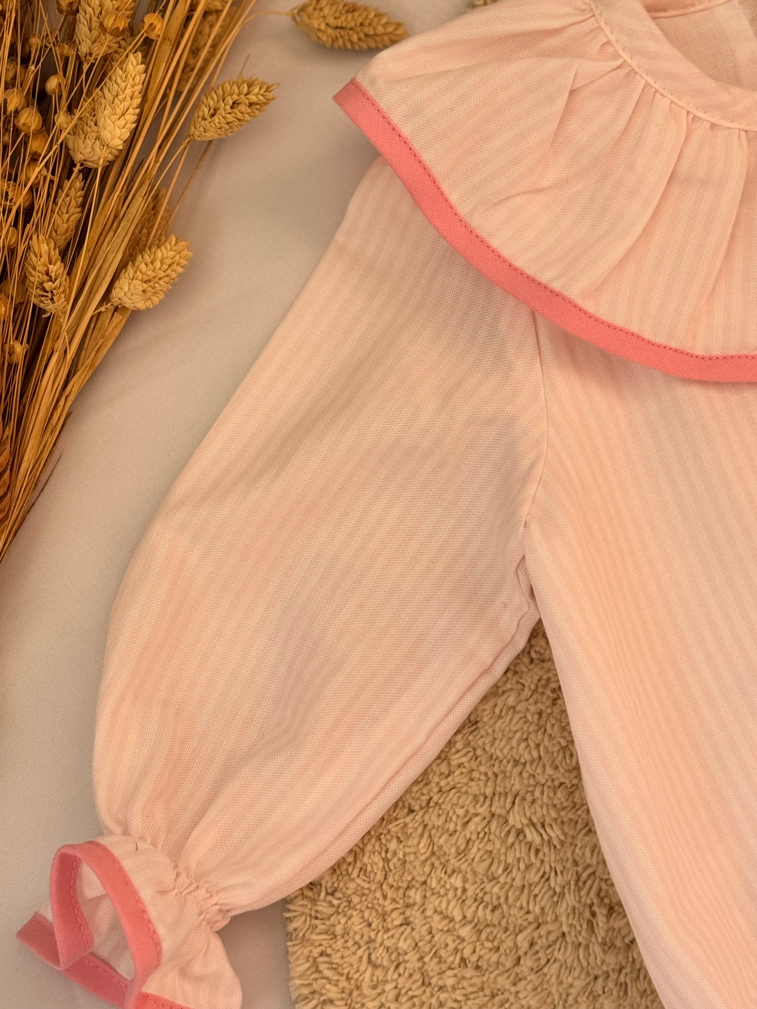 Pelele de rayas rosas - Colección Nenúfar